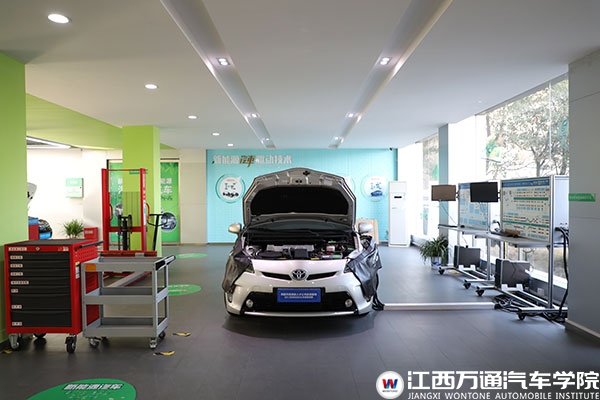 初中生考不上高中怎么办?学热门技能就业好薪资高