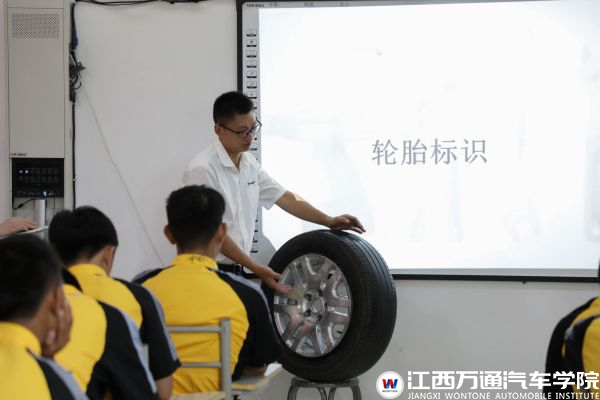 7-24 易途轮胎技术总监 (4)_compressed.jpg