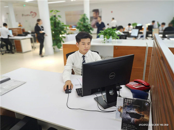 乐严华:技能成就人生,来万通改变命运!