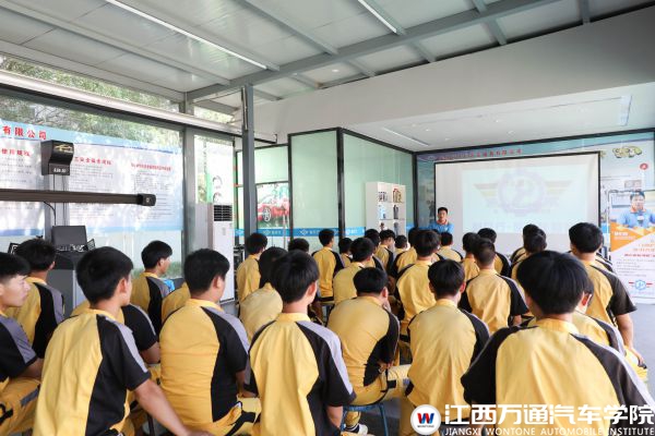 6-25利凡行技术总监 (5)_compressed.jpg