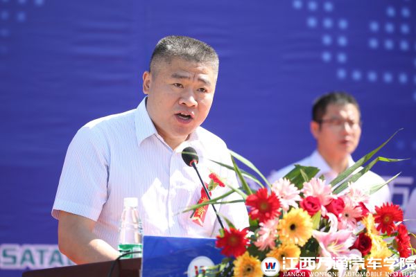 新华教育集团汽车事业部兼驾训事业部总经理 陶青_compressed.jpg