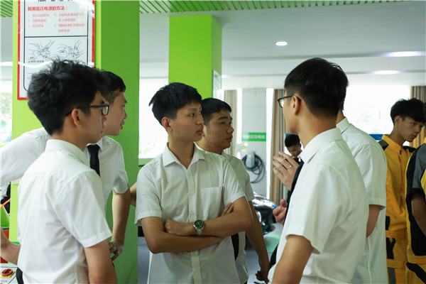 广汇汽车招聘_聚汇狂欢 礼遇相待 世界500强广汇集团旗下潍坊鑫达一汽大众4S店放大招啦(5)