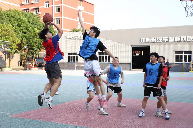 热血燃动赛场,青春闪耀篮筐 回顾3V3校园篮球赛的高光时刻!