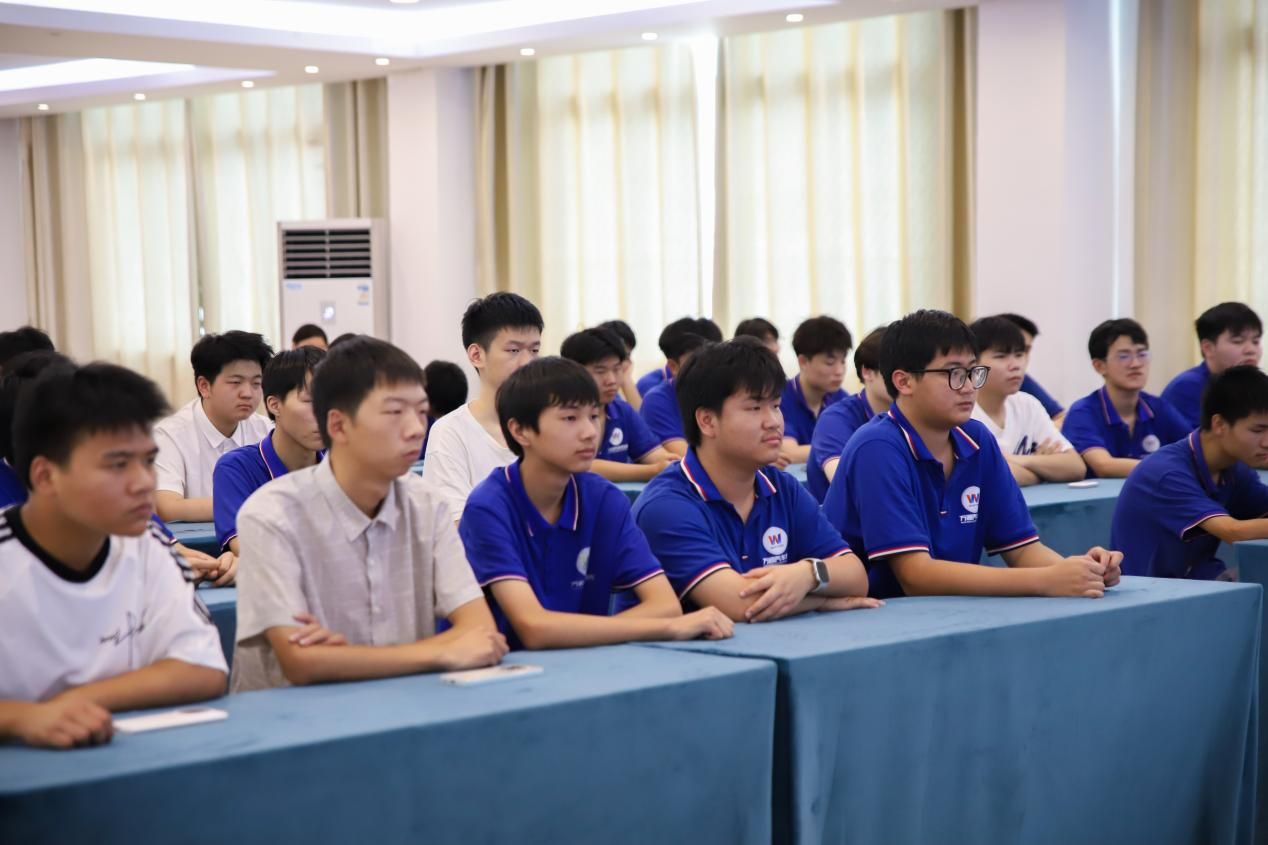 逐梦职场启新程!江西万通学子赴江铃汽车实习,学校暖心护航